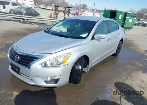 2015 Nissan Altima 2.5 S z USA, uszkodzony, nr VIN 1N4AL3AP0FC410464
